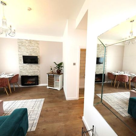 Amprenta Apartment - Gorgeous Interior Designed 1 Bedroom Home บอร์นมัธ ภายนอก รูปภาพ