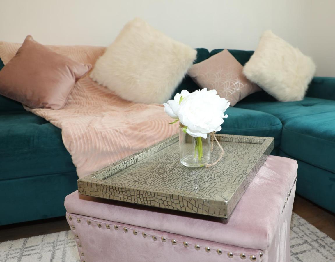 Amprenta Apartment - Gorgeous Interior Designed 1 Bedroom Home บอร์นมัธ ภายนอก รูปภาพ