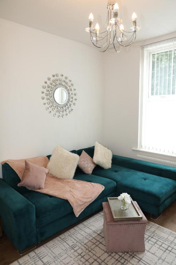 Amprenta Apartment - Gorgeous Interior Designed 1 Bedroom Home บอร์นมัธ ภายนอก รูปภาพ