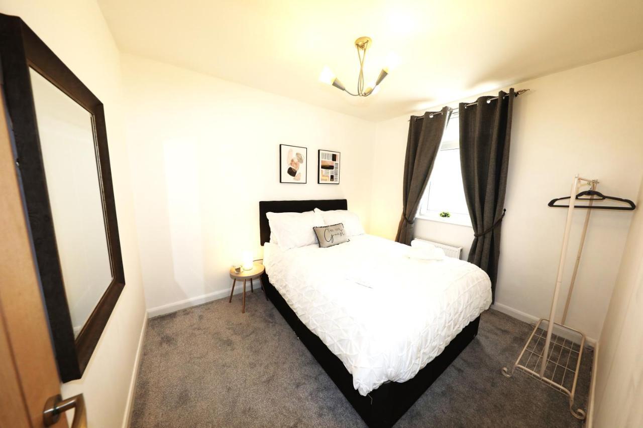 Amprenta Apartment - Gorgeous Interior Designed 1 Bedroom Home บอร์นมัธ ภายนอก รูปภาพ