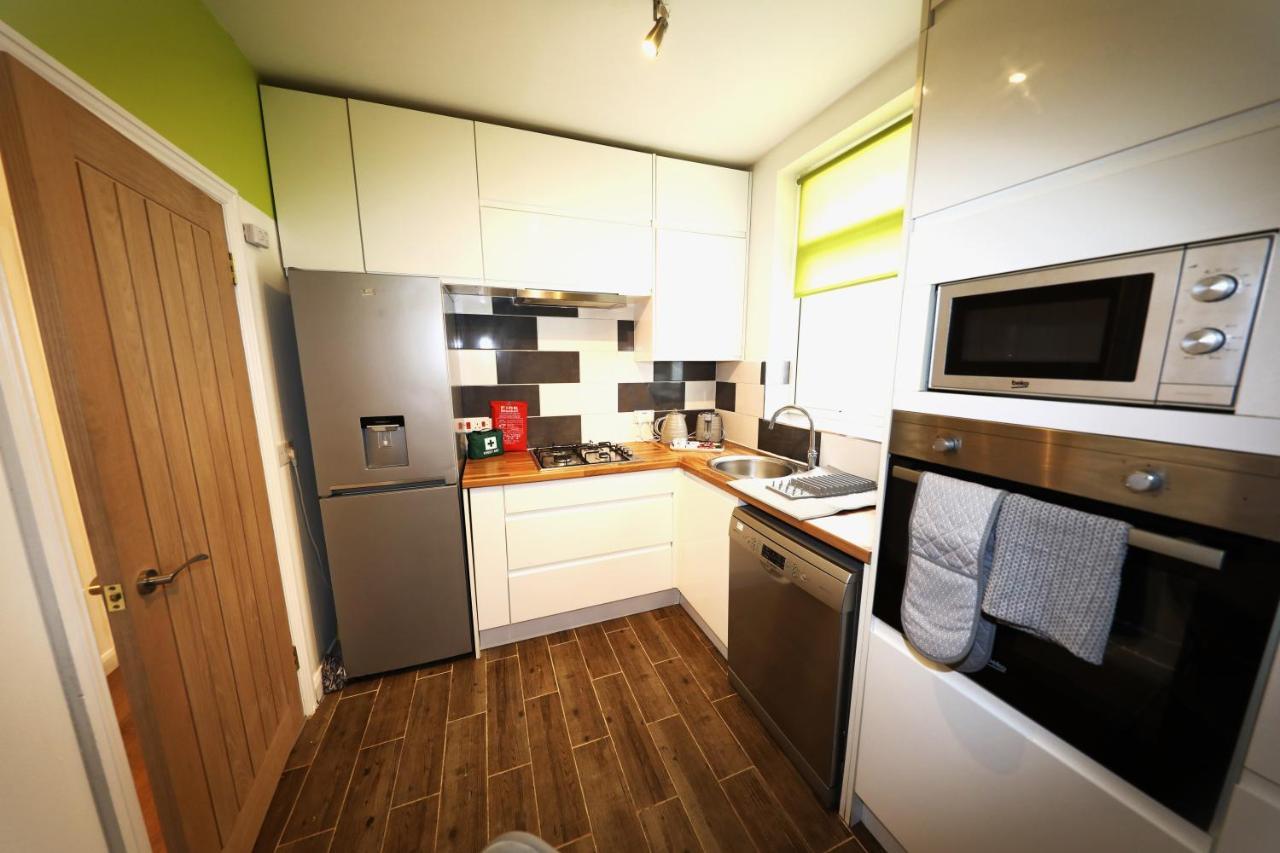 Amprenta Apartment - Gorgeous Interior Designed 1 Bedroom Home บอร์นมัธ ภายนอก รูปภาพ