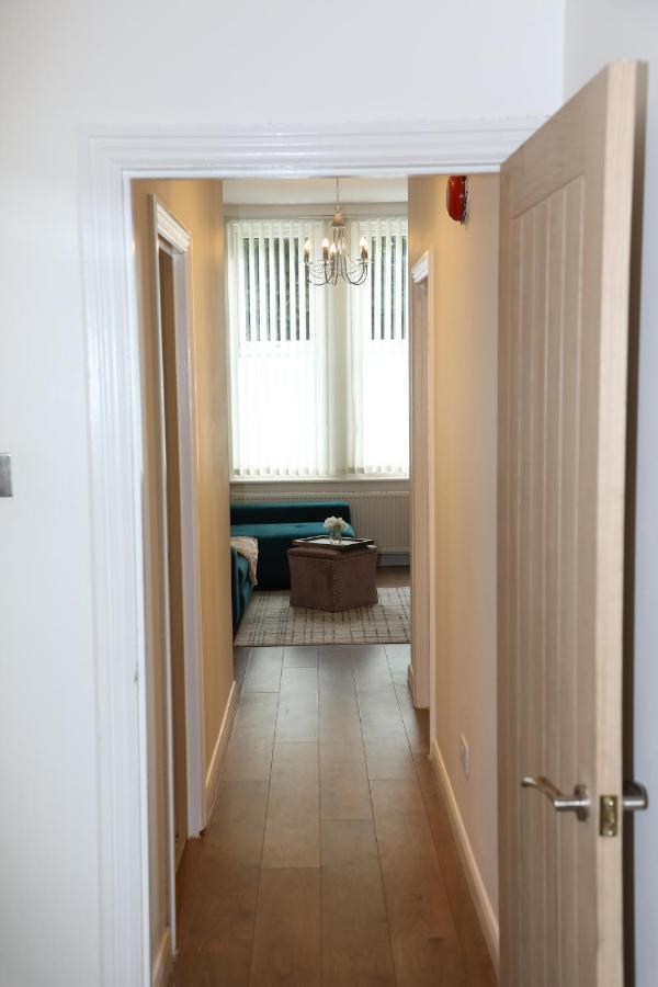 Amprenta Apartment - Gorgeous Interior Designed 1 Bedroom Home บอร์นมัธ ภายนอก รูปภาพ